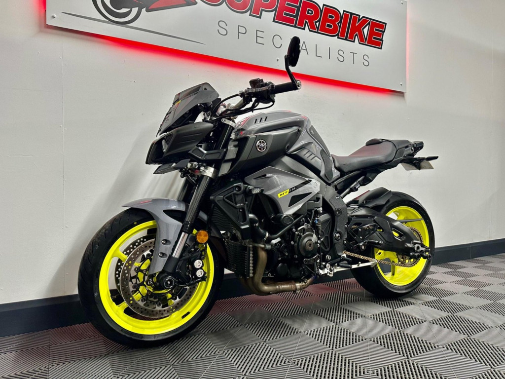 YAMAHA MT-10