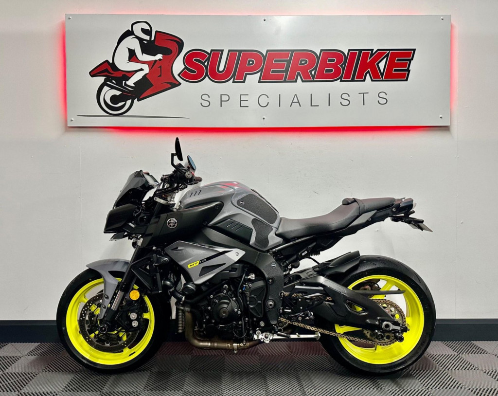 YAMAHA MT-10