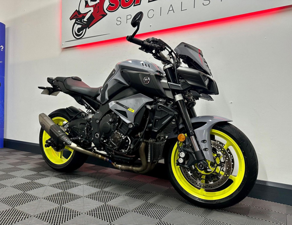 YAMAHA MT-10