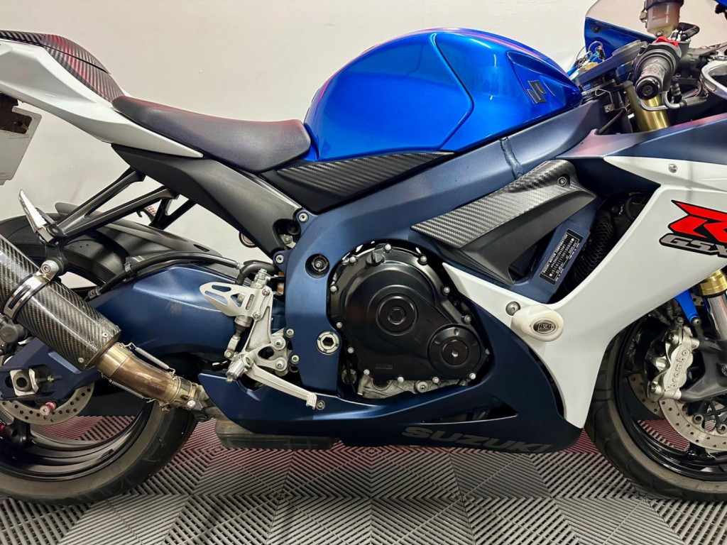 SUZUKI GSXR750