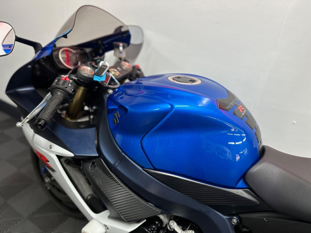 SUZUKI GSXR750