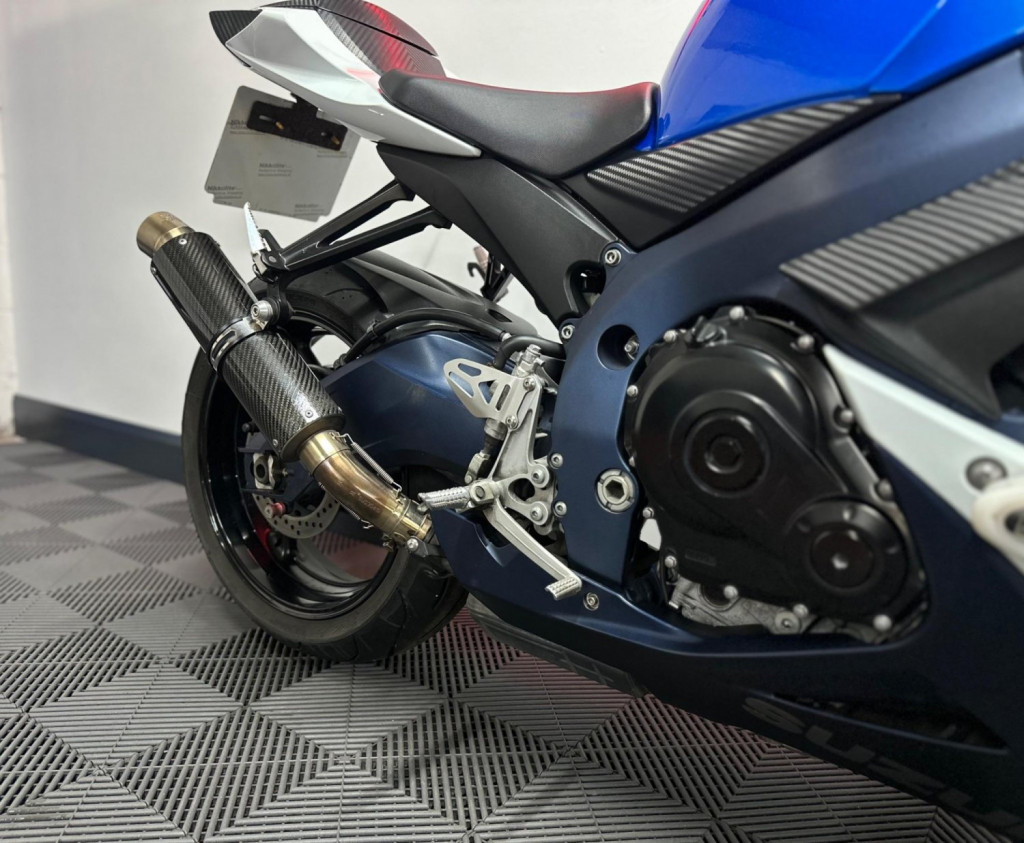 SUZUKI GSXR750