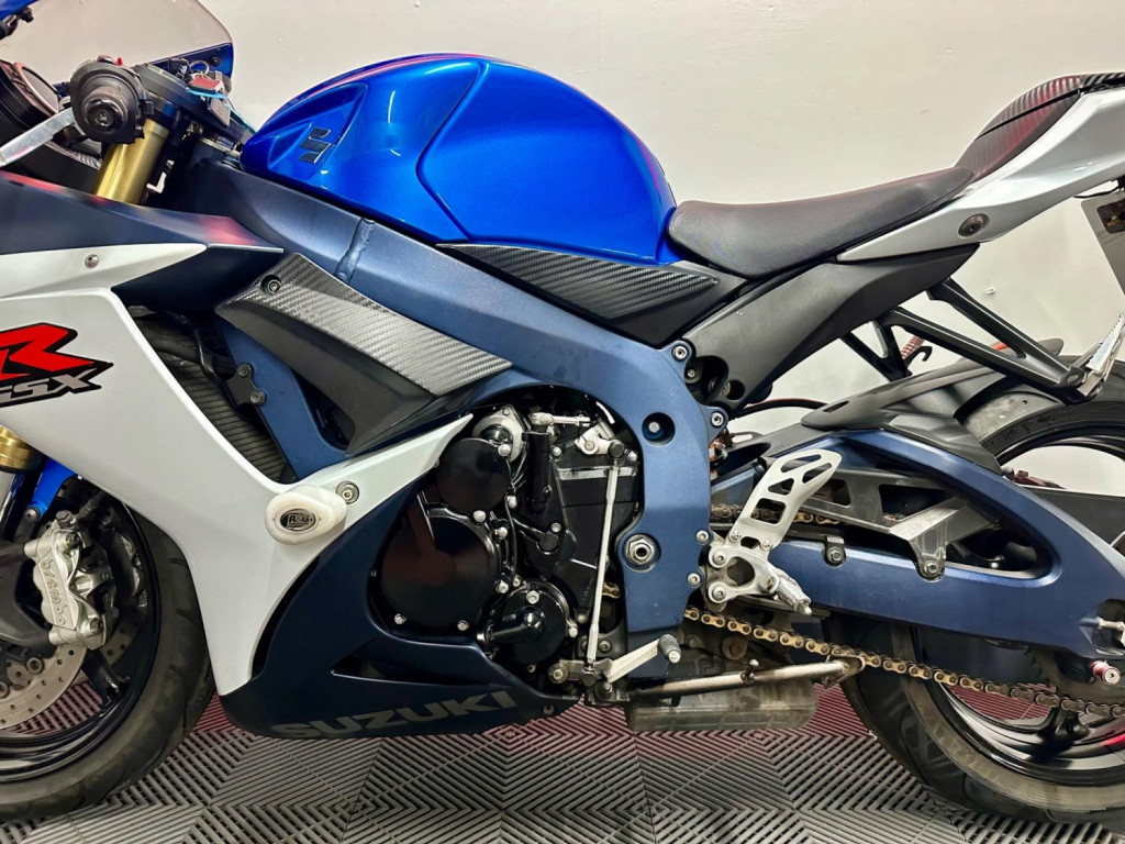 SUZUKI GSXR750