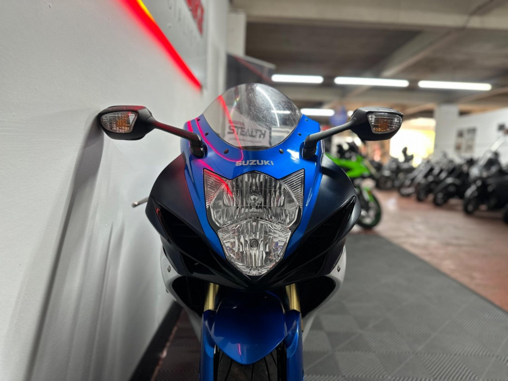 SUZUKI GSXR750
