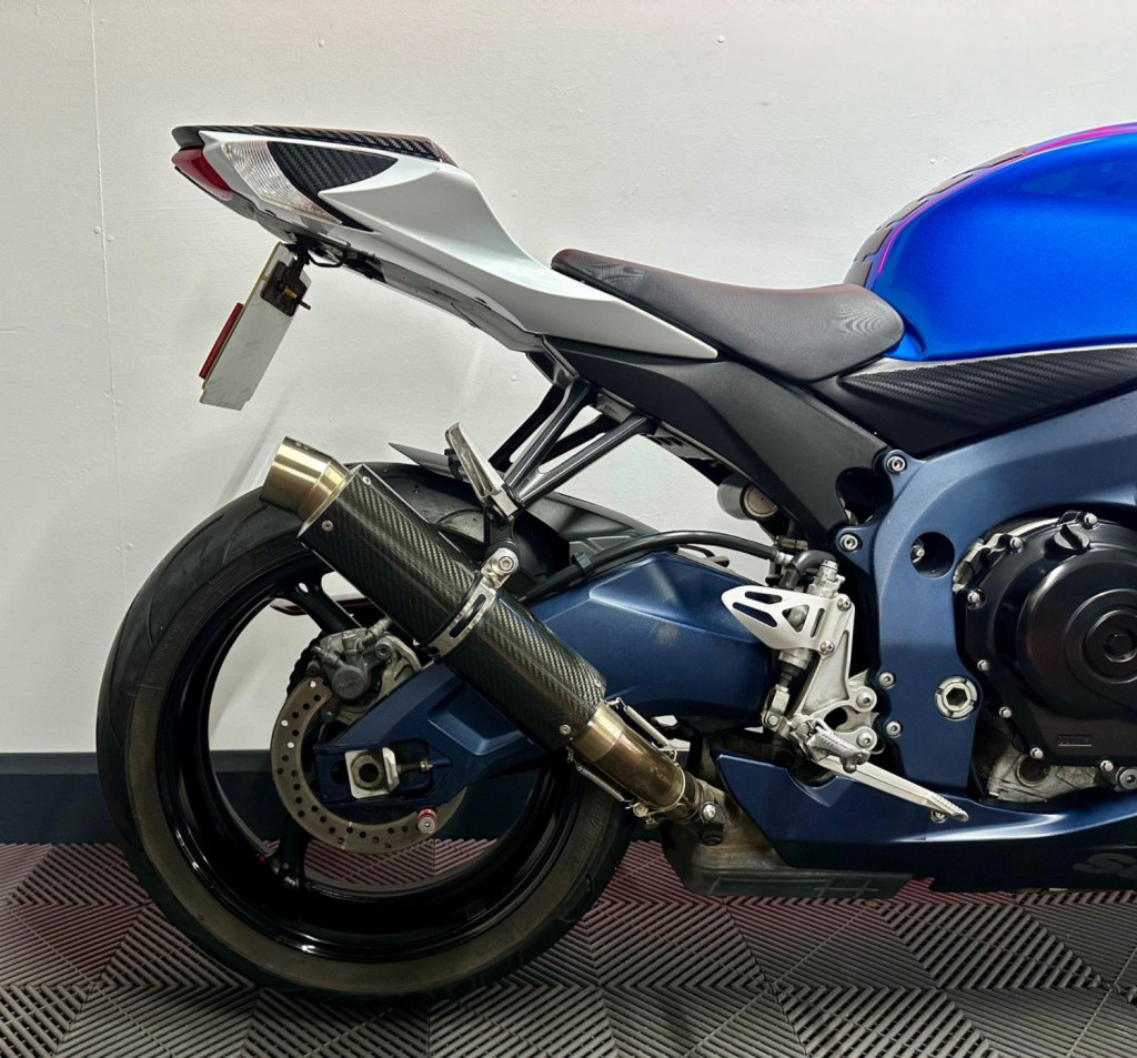 SUZUKI GSXR750