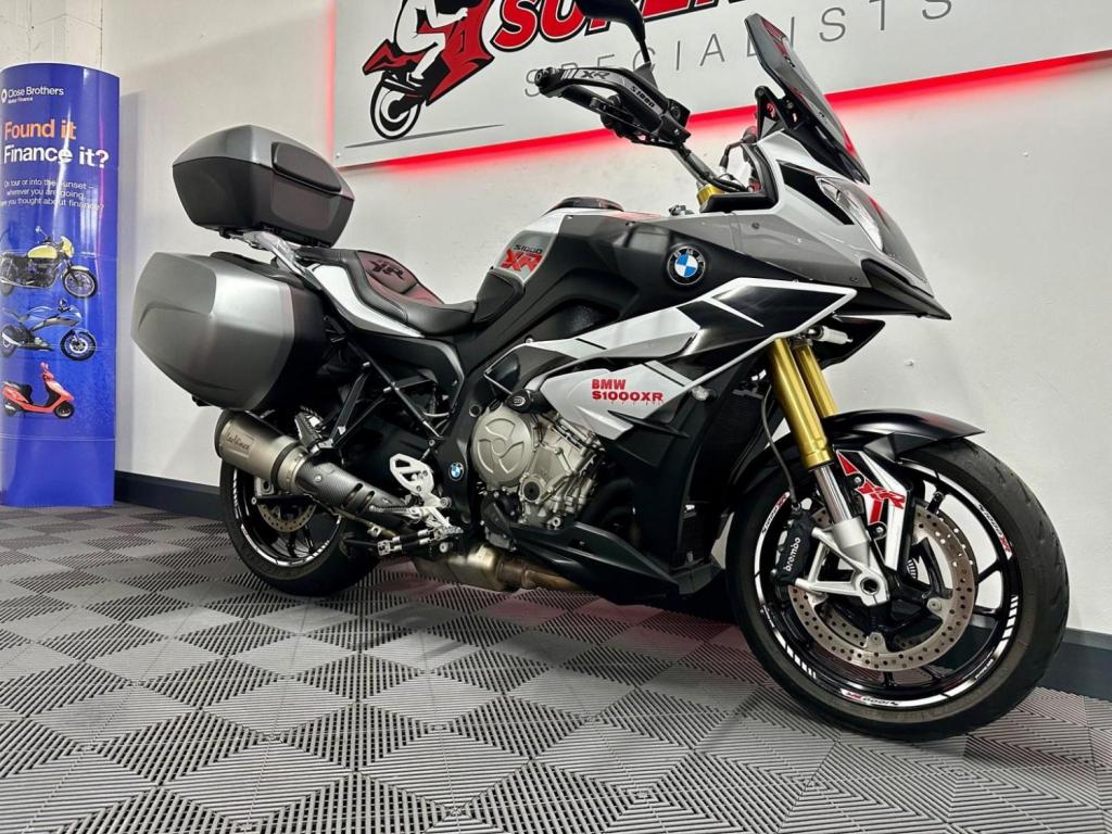 BMW S1000XR