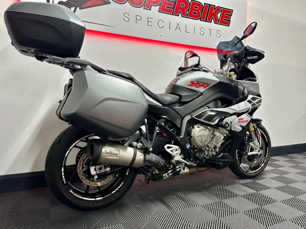 BMW S1000XR