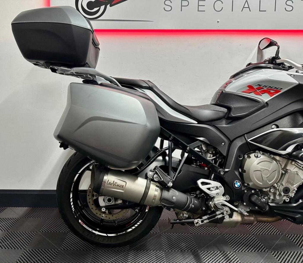 BMW S1000XR