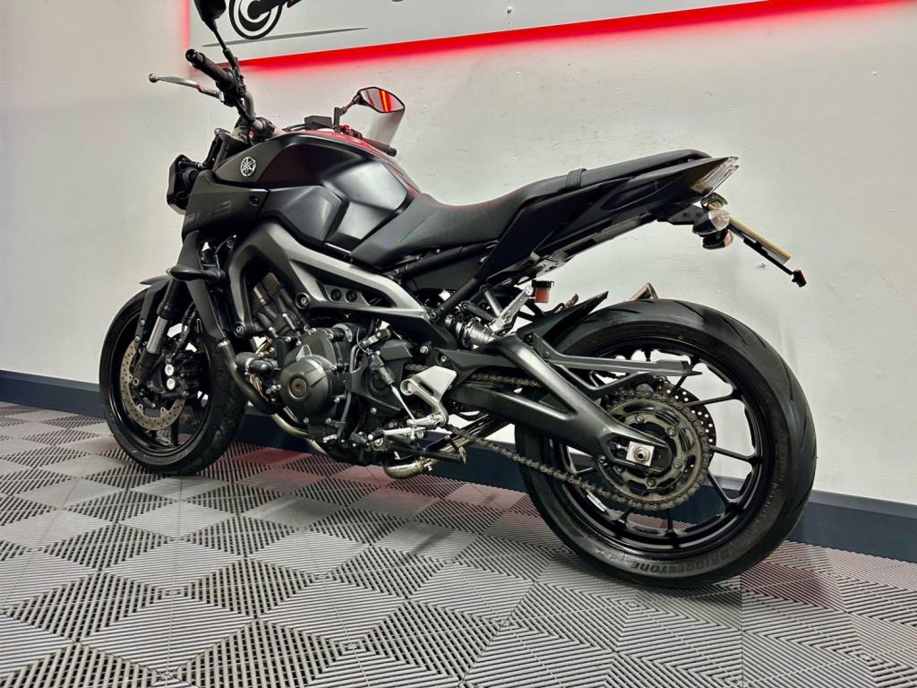 YAMAHA MT-09