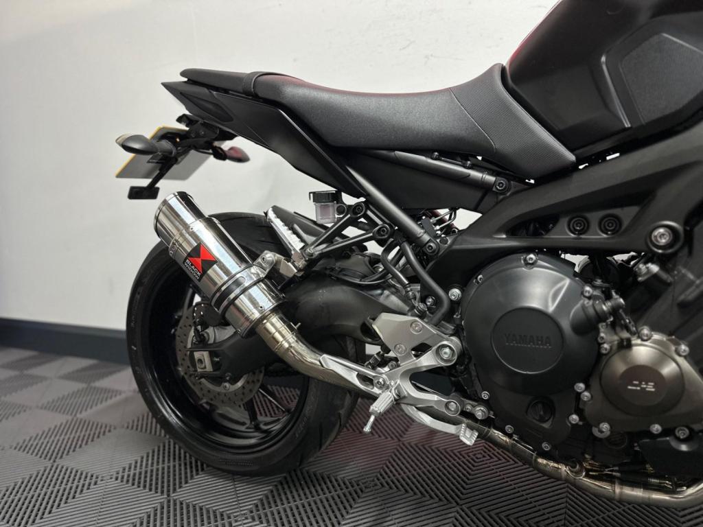 YAMAHA MT-09