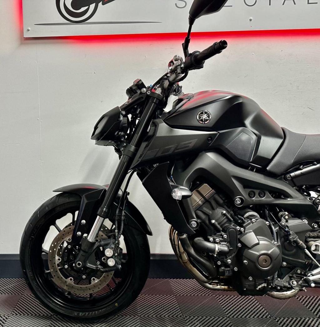 YAMAHA MT-09