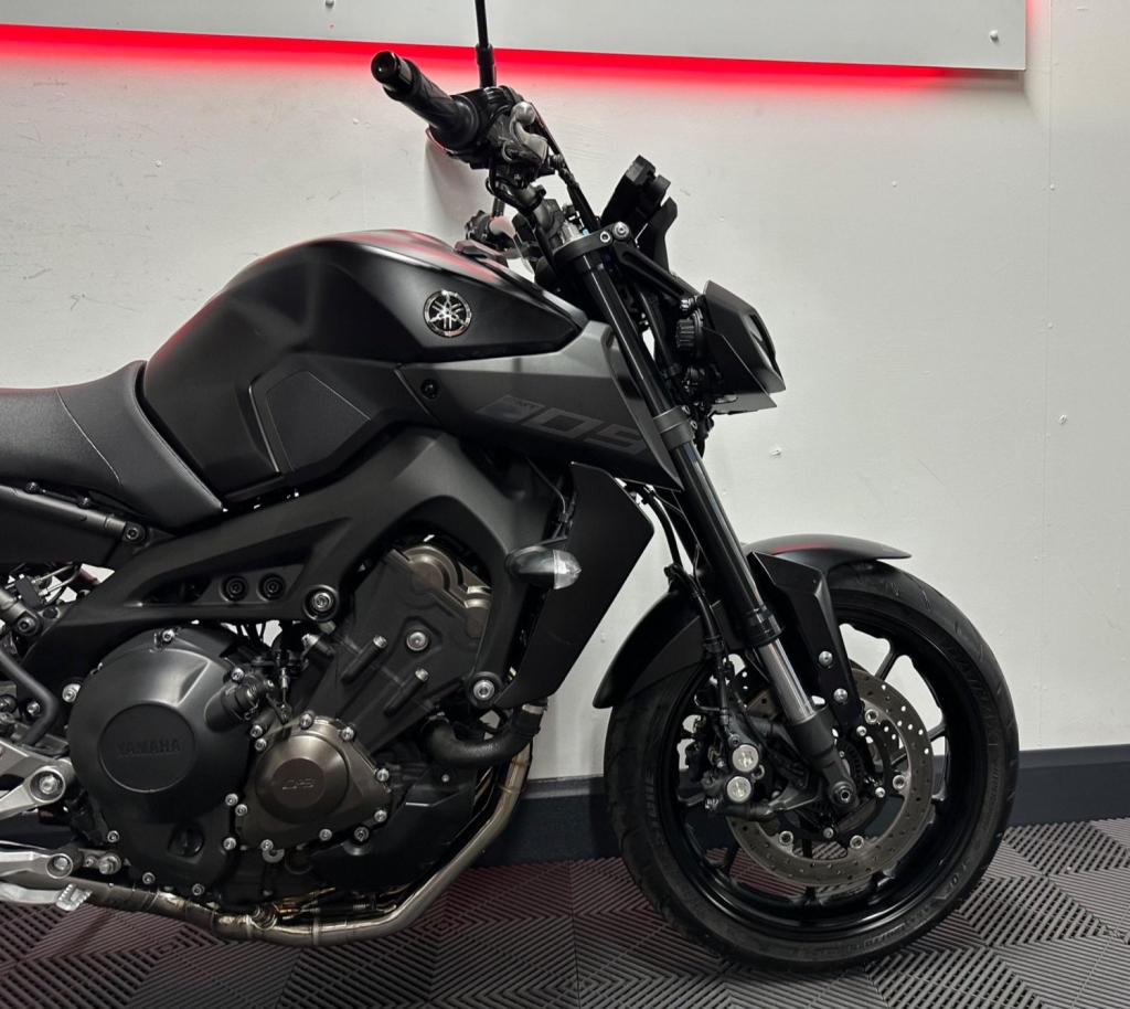 YAMAHA MT-09