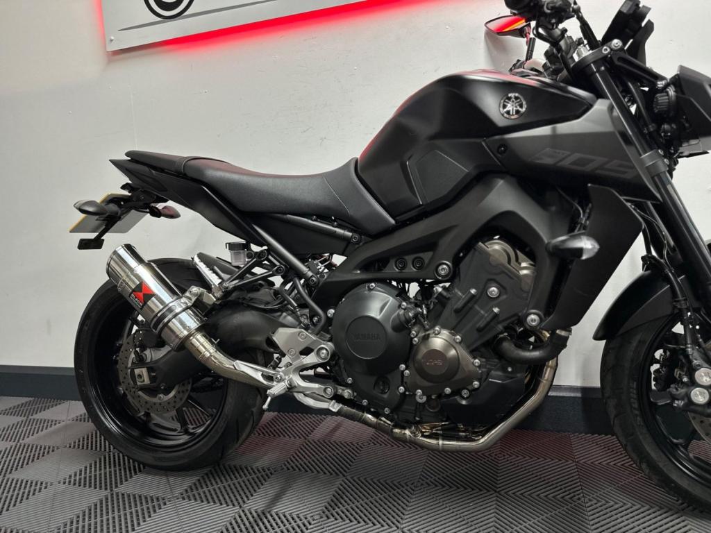 YAMAHA MT-09