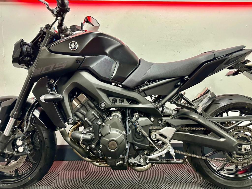YAMAHA MT-09