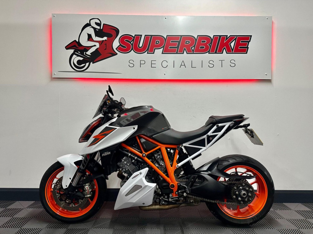 KTM 1290 SUPER DUKE R