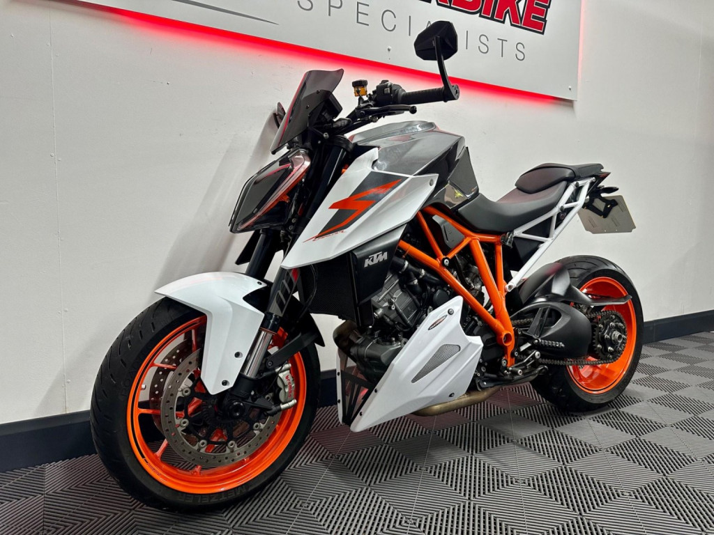 KTM 1290 SUPER DUKE R