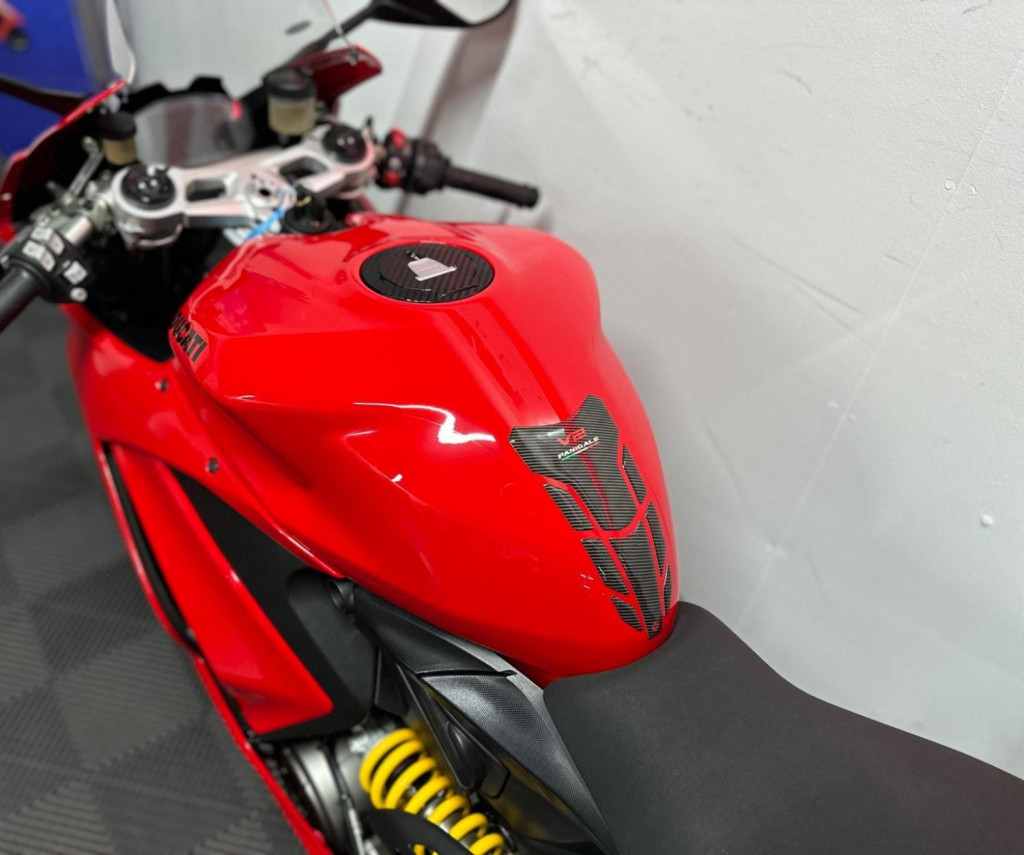 DUCATI PANIGALE V2