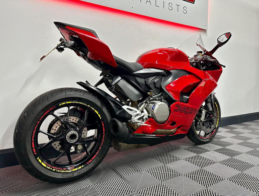 DUCATI PANIGALE V2