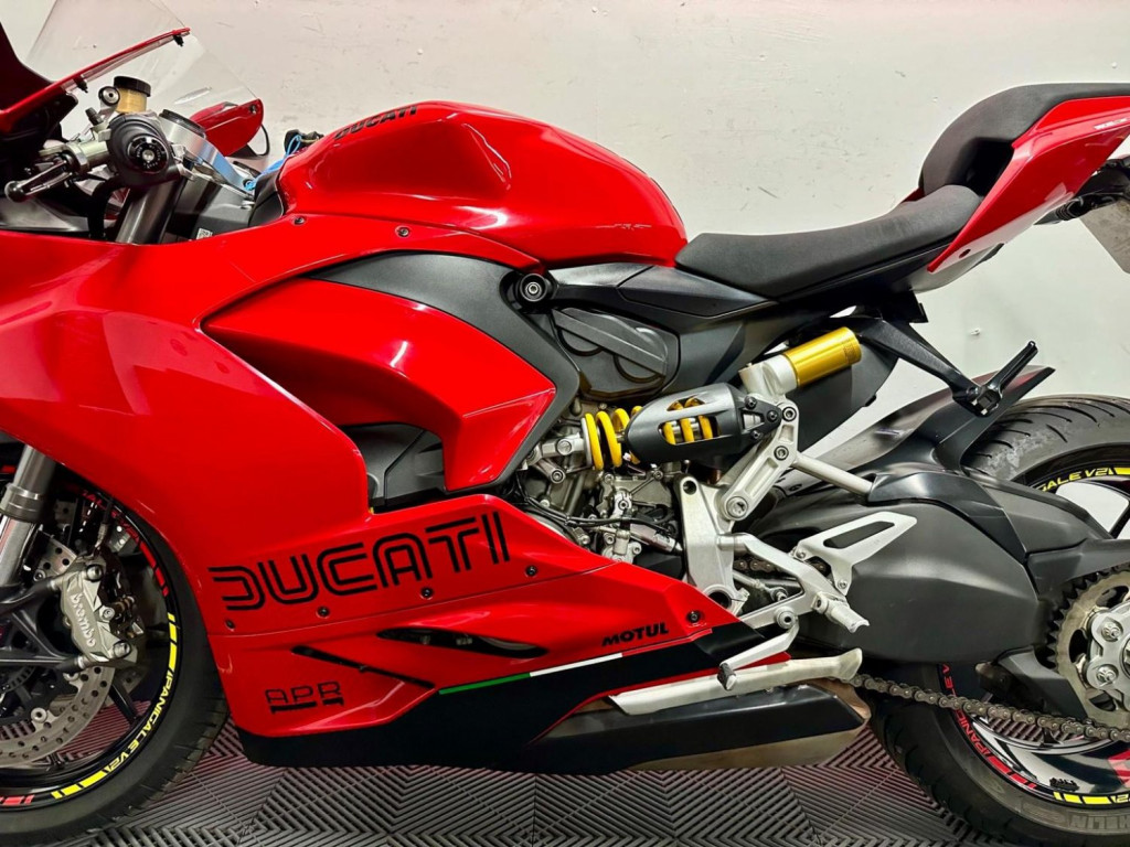 DUCATI PANIGALE V2