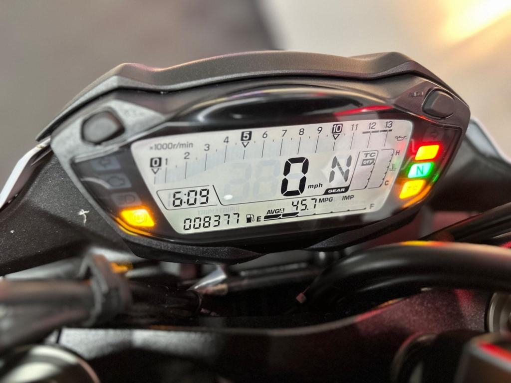 SUZUKI GSX-S750