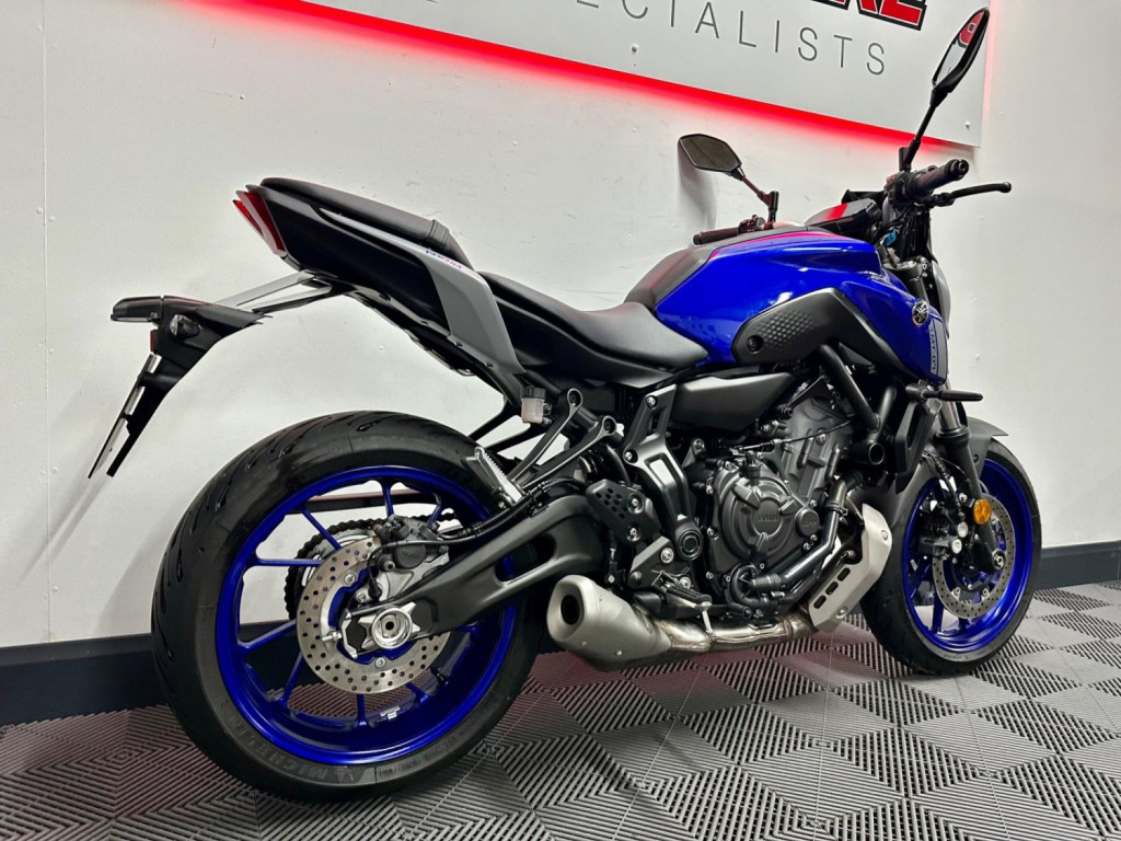 YAMAHA MT-07