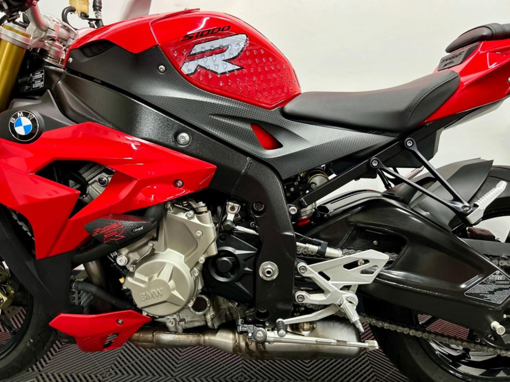 BMW S1000R