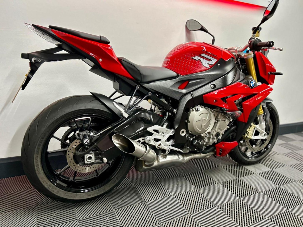 BMW S1000R