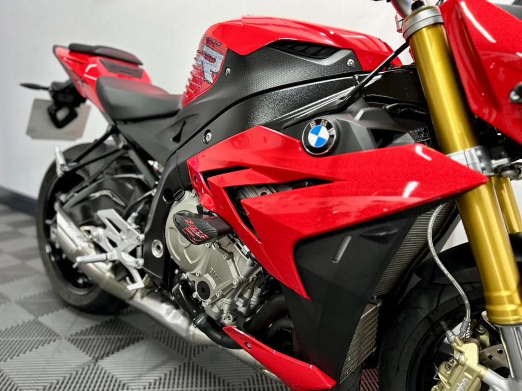 BMW S1000R