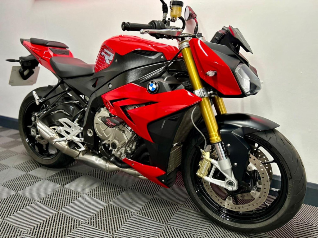 BMW S1000R
