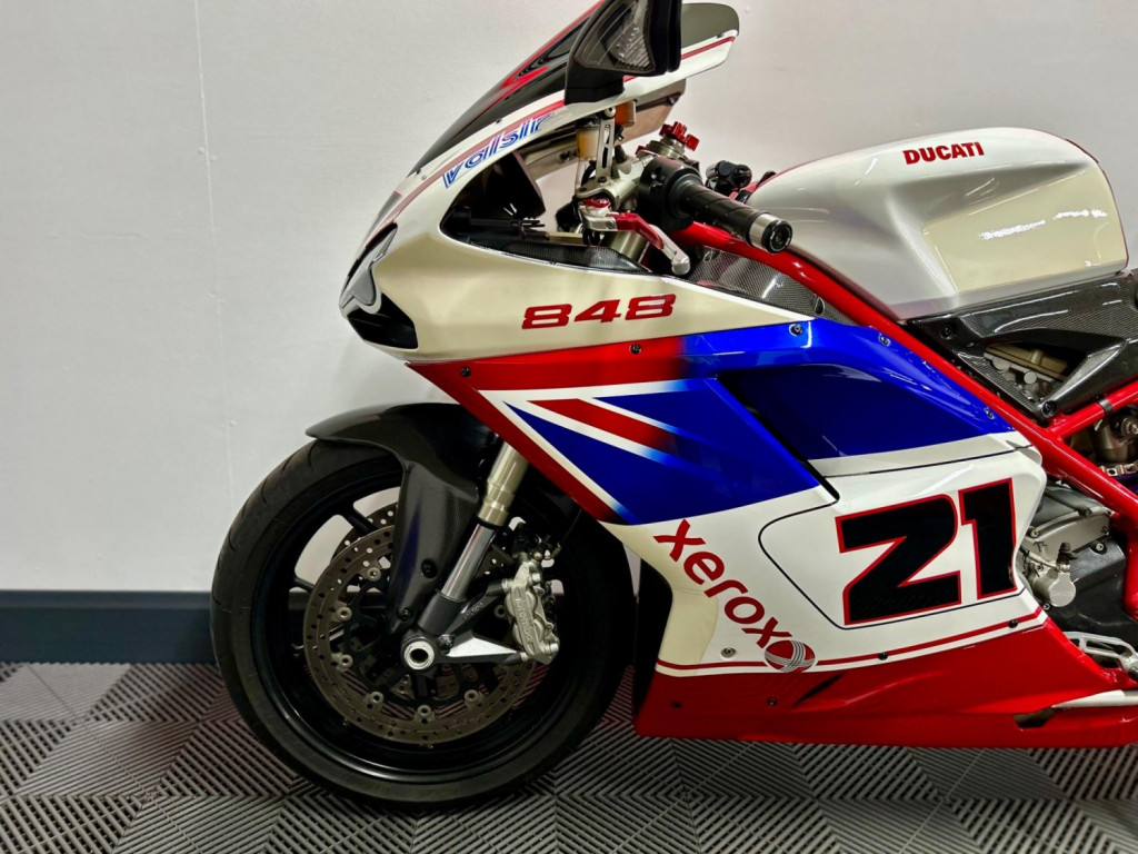 DUCATI 848