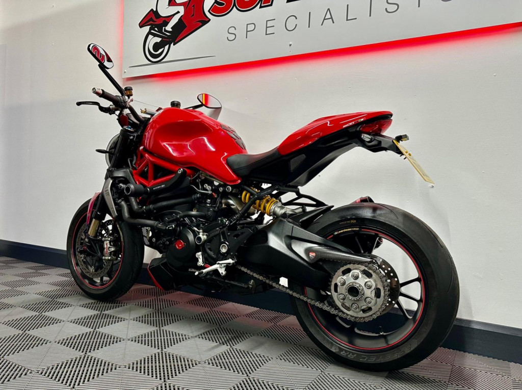 DUCATI MONSTER 1200