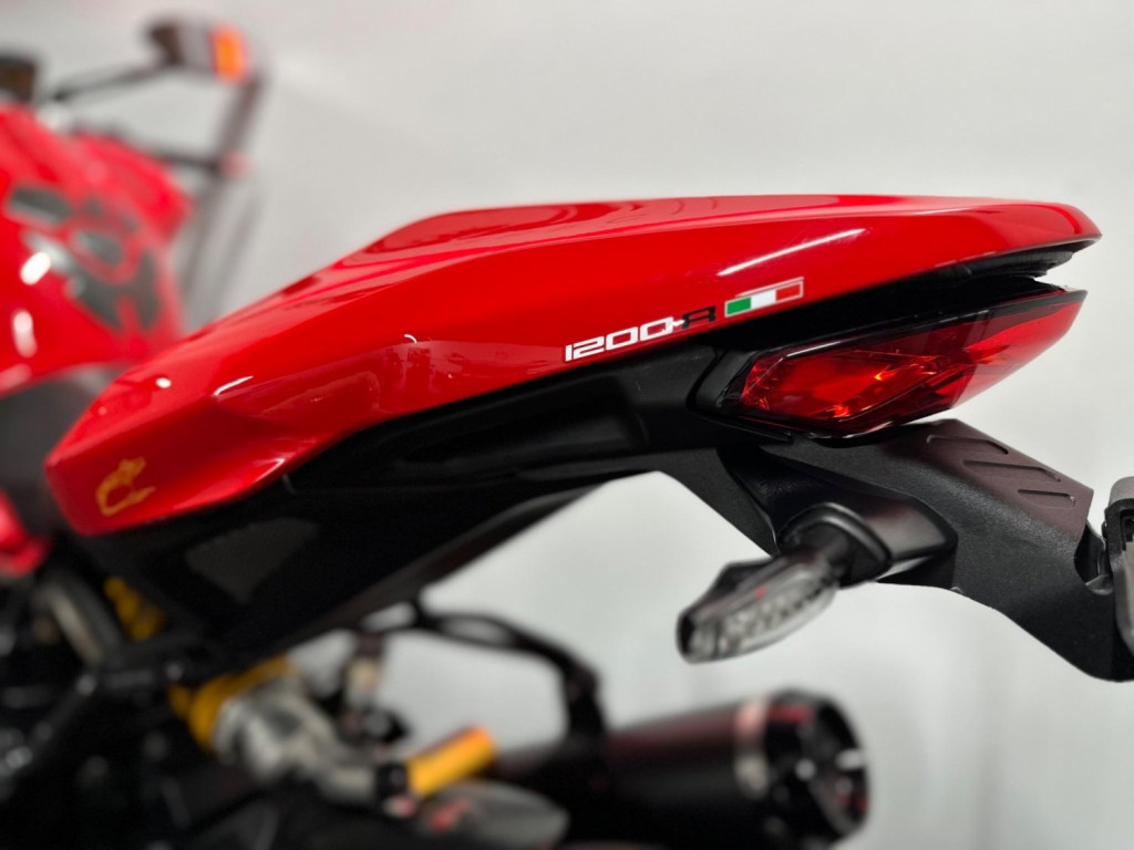 DUCATI MONSTER 1200