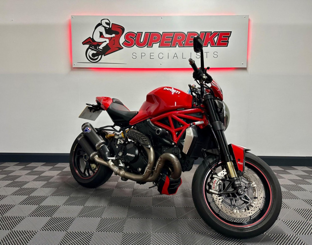 DUCATI MONSTER 1200
