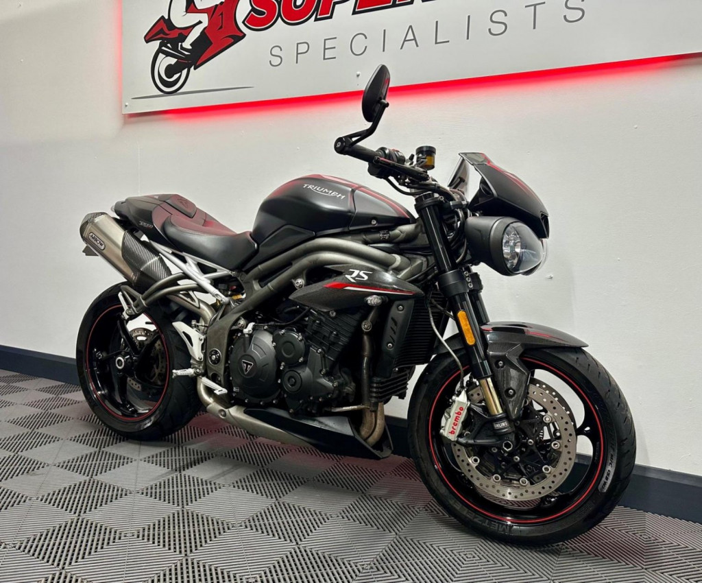TRIUMPH SPEED TRIPLE 1050