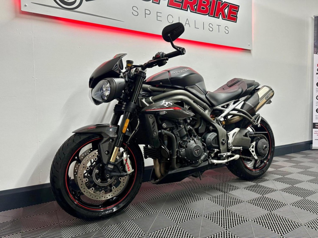 TRIUMPH SPEED TRIPLE 1050
