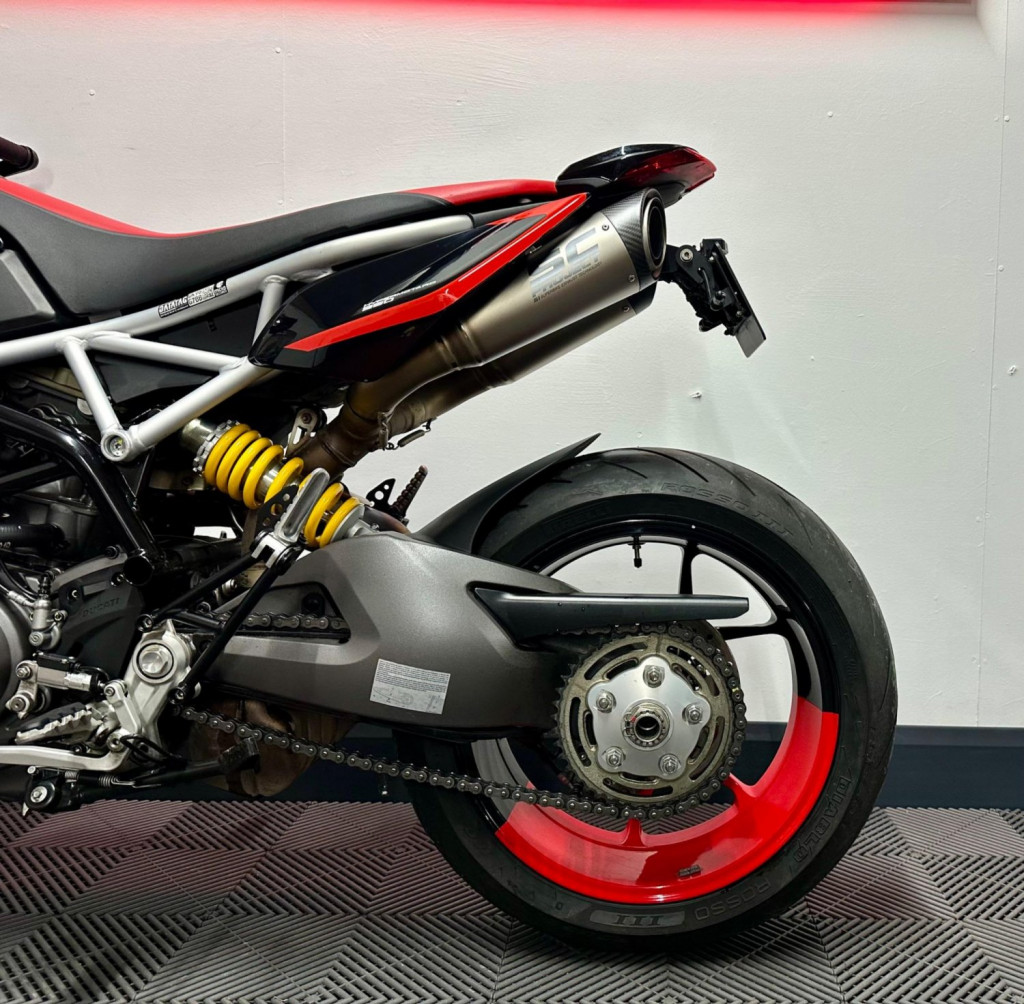 DUCATI Hypermotard