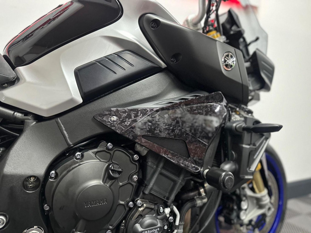 YAMAHA MT-10