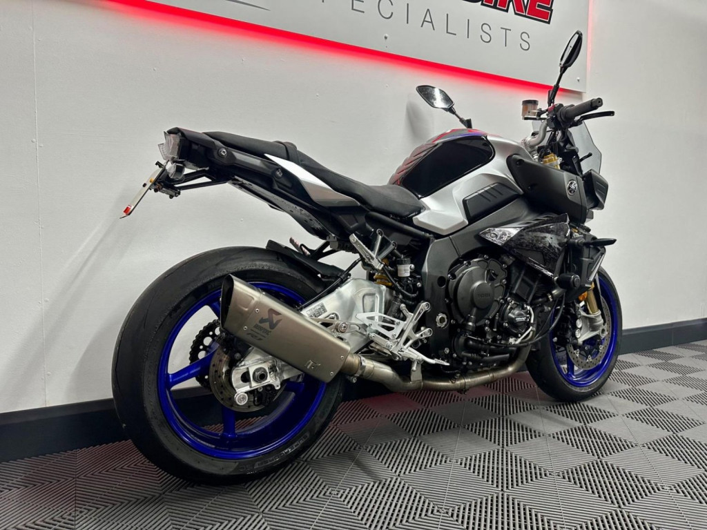 YAMAHA MT-10