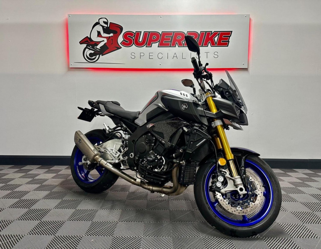YAMAHA MT-10