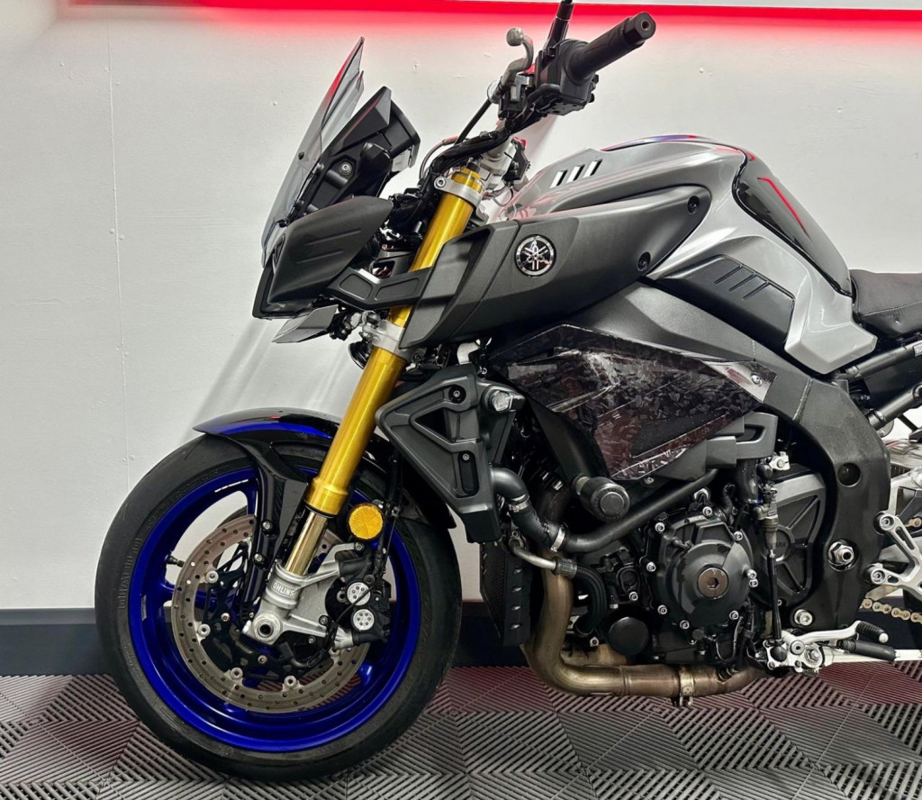 YAMAHA MT-10
