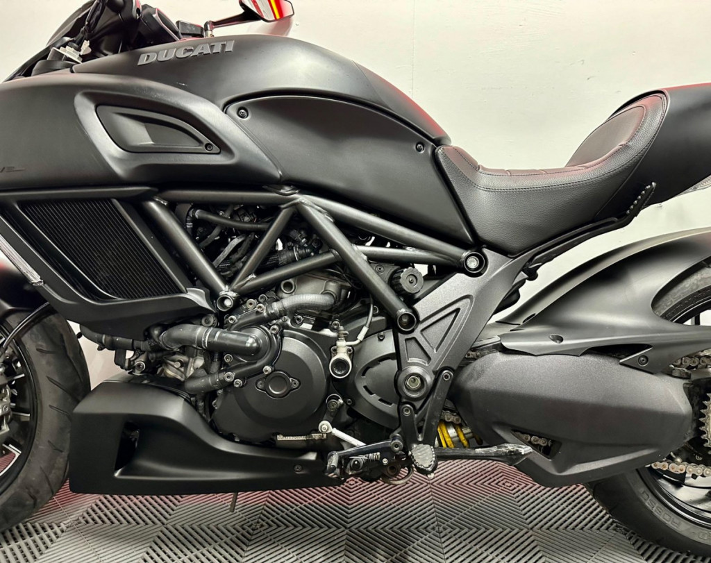 DUCATI DIAVEL