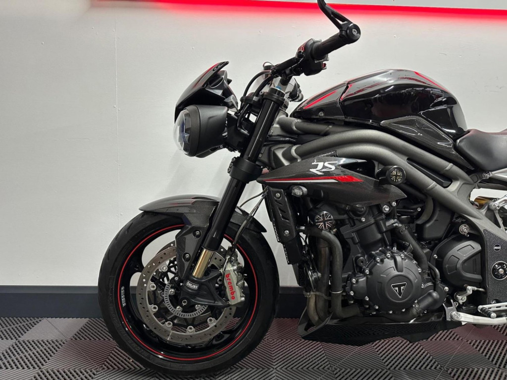 TRIUMPH SPEED TRIPLE 1050