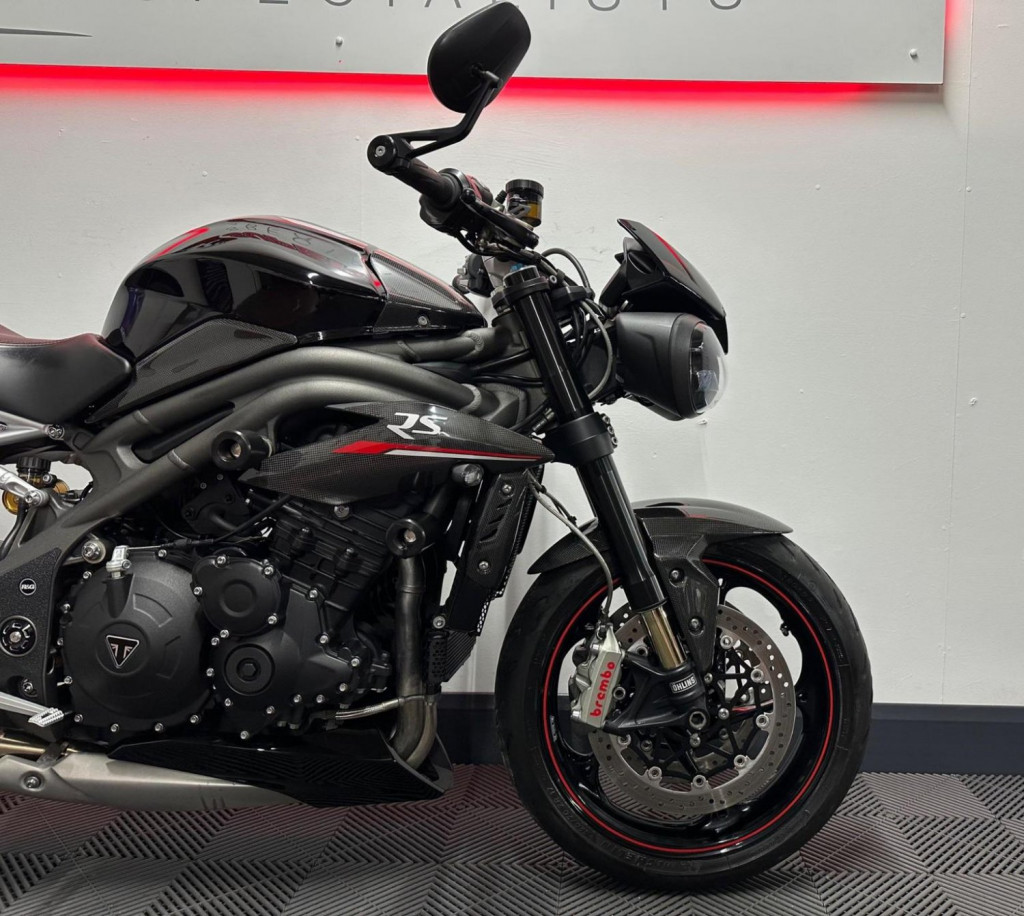 TRIUMPH SPEED TRIPLE 1050