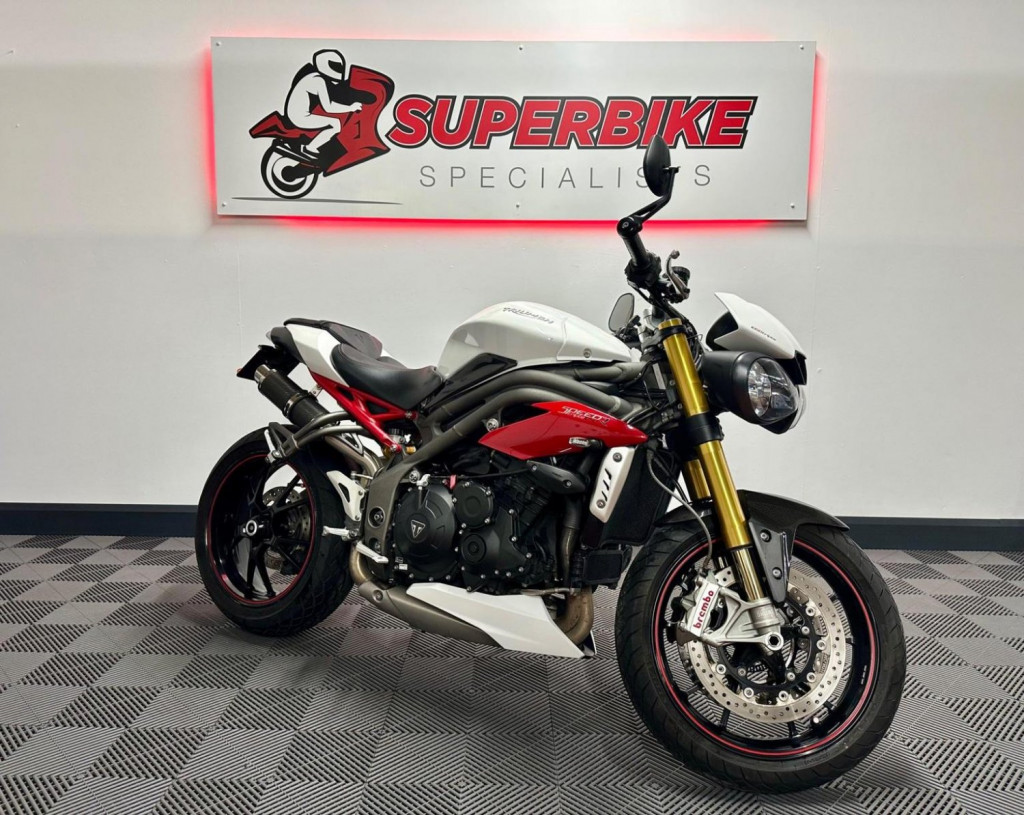 TRIUMPH SPEED TRIPLE 1050