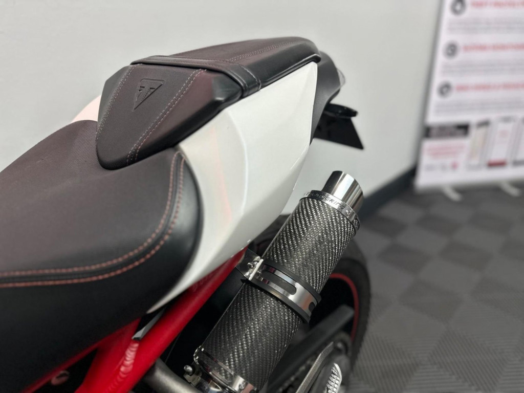 TRIUMPH SPEED TRIPLE 1050