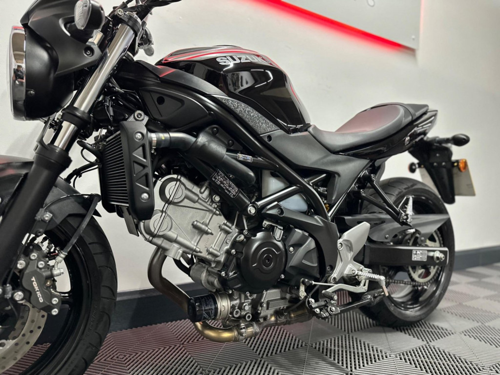 SUZUKI SV650