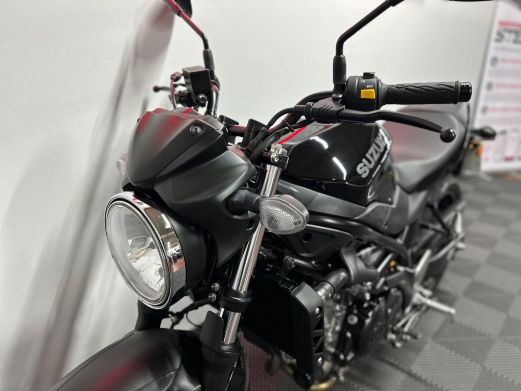 SUZUKI SV650