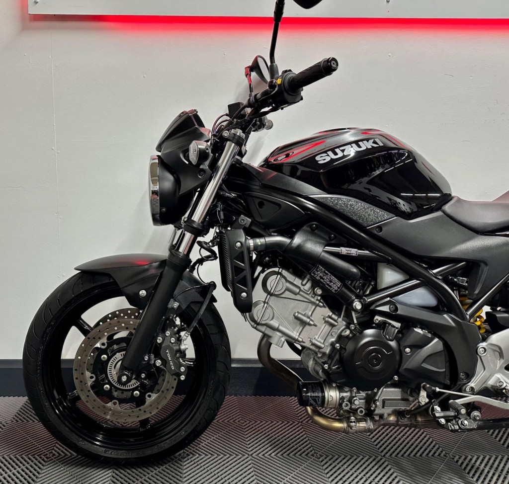 SUZUKI SV650