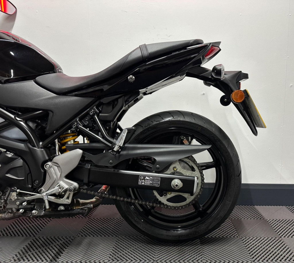 SUZUKI SV650