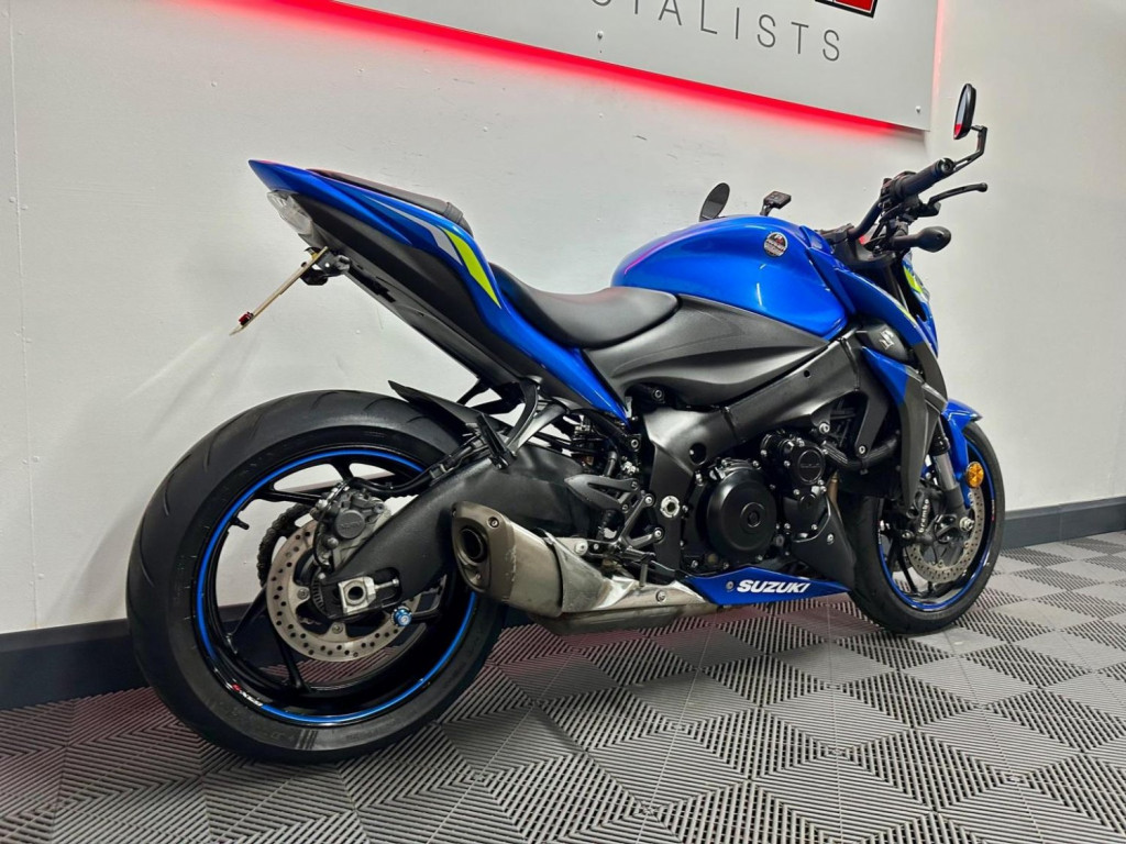 SUZUKI GSX-S1000